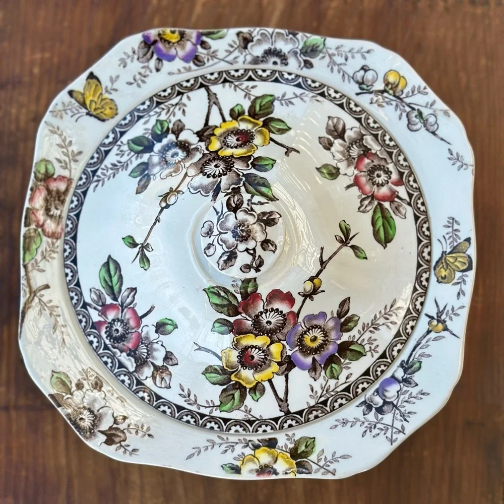 Alfred Meakin’s “Medway” Decor Covered Vegetable/Tureen Dish